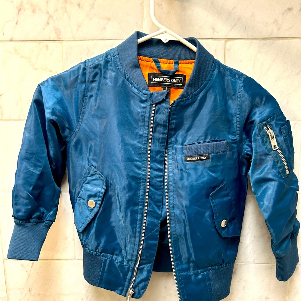 2ct Members only boys size 4 jackets, two blue and green. Listing is for both